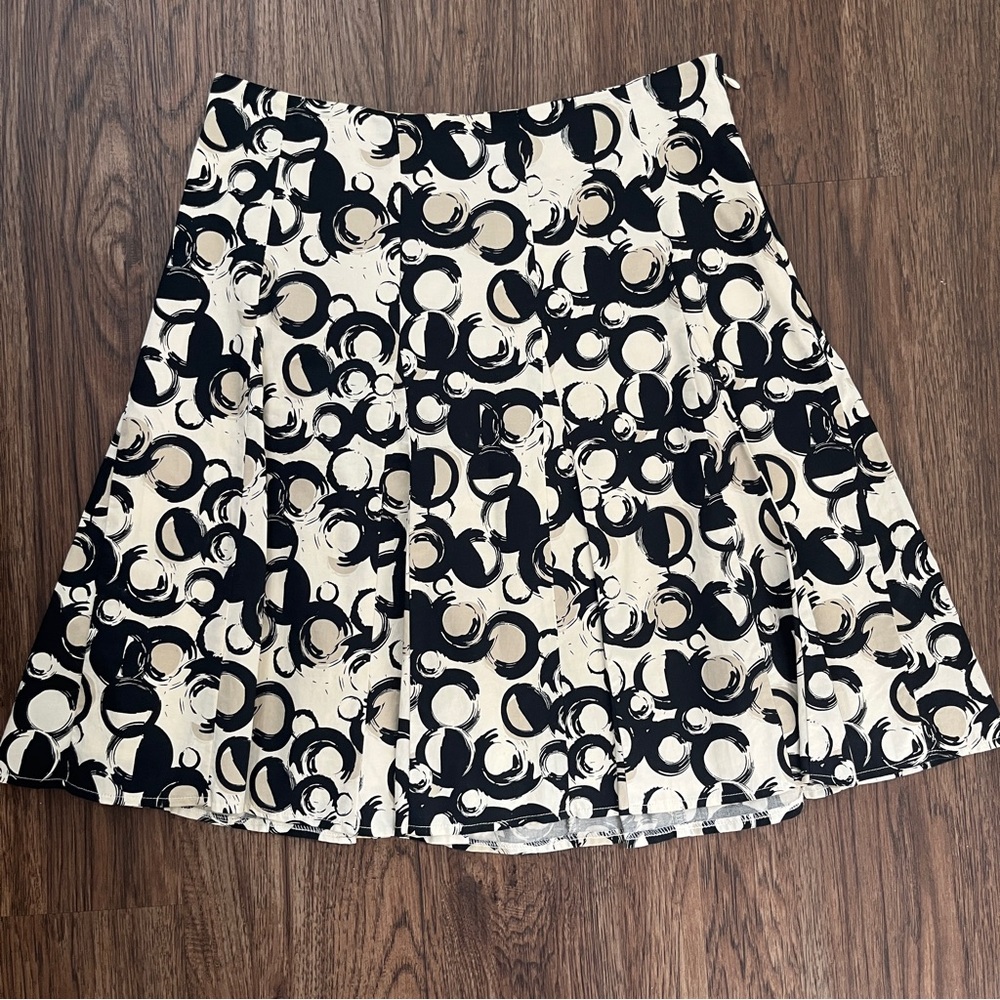 The Limited Pleated A-line Skirt Cream/Black Size 8
